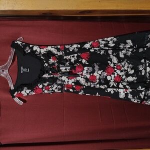 Hot Topic Floral Lace Up Dress